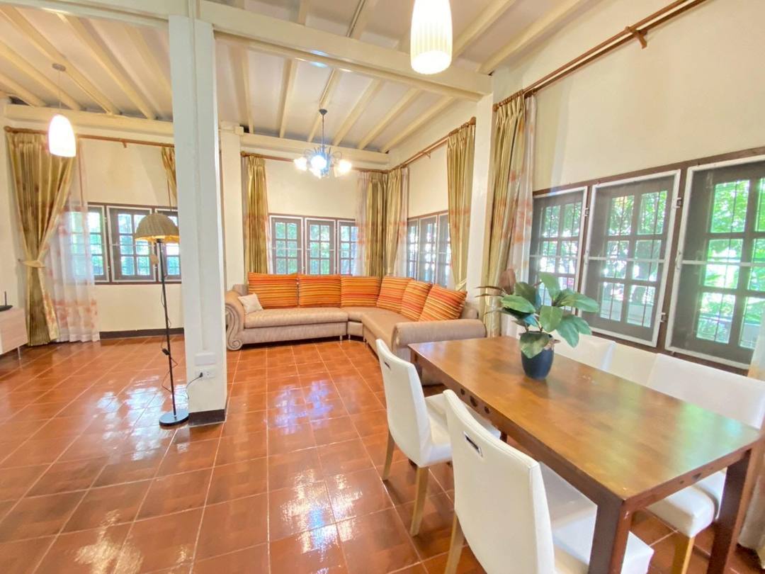 Open-plan living & dining